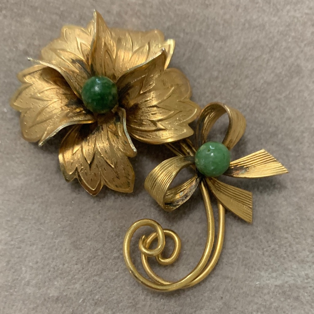 Elegant Vintage Gold Floral Brooch with Green Accents